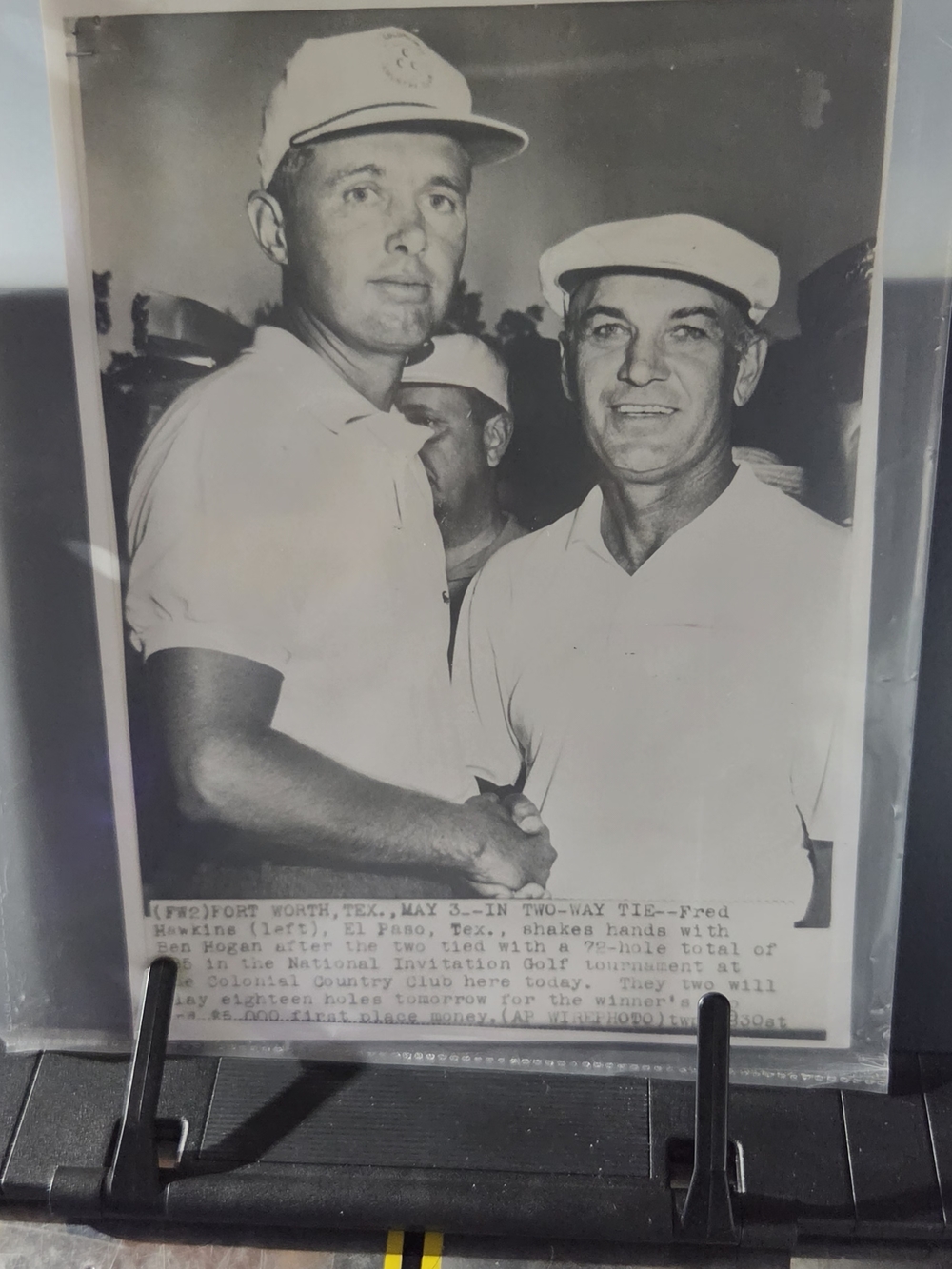 1953 photo captures golfers Fred Hawkins (left) and Ben Hogan shaking hands